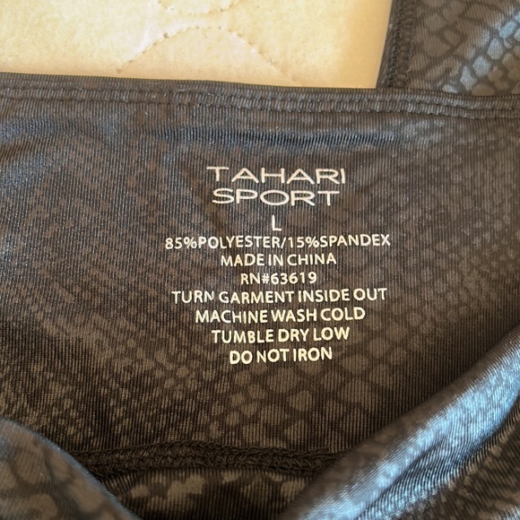 Tahari Sport / Elie Tahari Snakeskin Black Leggings / Yoga / Activewear - Picture 6 of 10